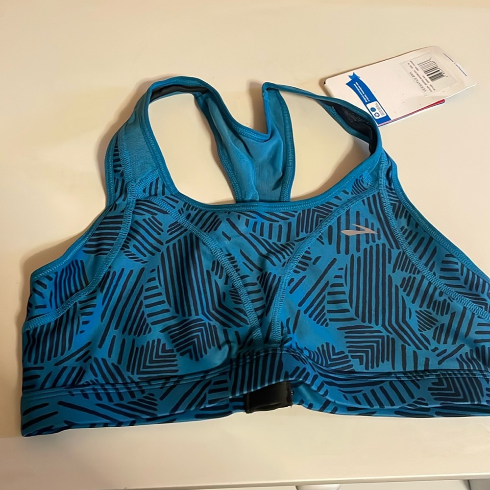 Brand new Brooks sports bra